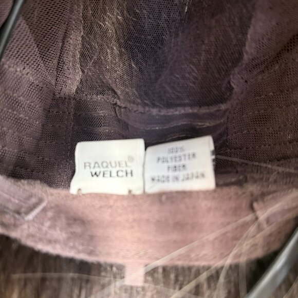 Raquel Welch Mesmerized Wig in SS Iced Cappucinno - Picture 2 of 8